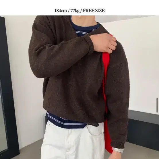 [SOLD OUT] 반택포새상품)유먼트) 봄신상 차드 브이넥 브라운)