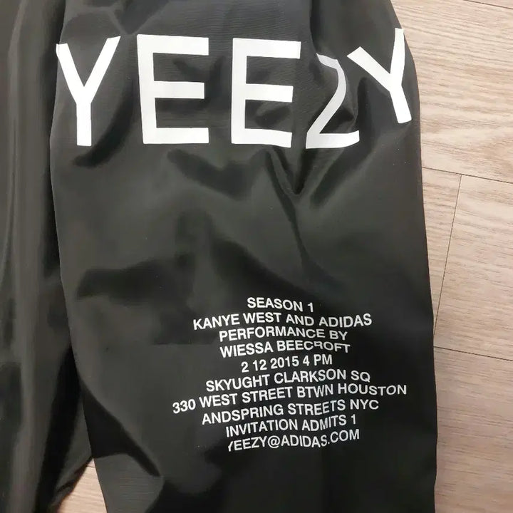 [SOLD OUT] 이지시즌1 yeezus투어 바람막이 공식머천