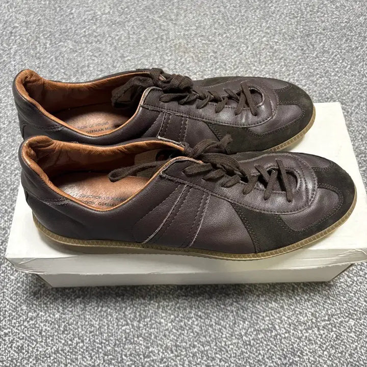 [BUNJANG] Reproduction of Found Leopard German Army Sneakers Dark Brown EU44 / [EU44] 리프로덕션 오브 파운드 리오파 독일군 다크 브라운