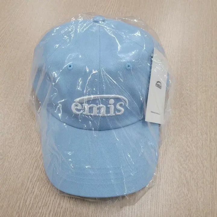 [BUNJANG] Emis Ball Cap Hat Light Blue / 이미스 볼캡 모자 하늘색