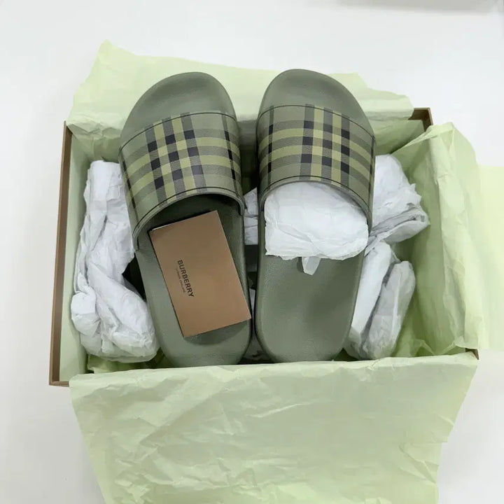 [BUNJANG] Burberry Check Pattern Slippers / 버버리 체크 슬리퍼 / 정품 / 박스풀 구성