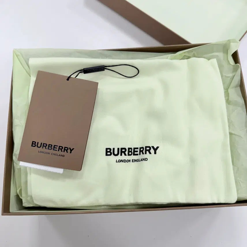 [BUNJANG] Burberry Check Pattern Slippers / 버버리 체크 슬리퍼 / 정품 / 박스풀 구성