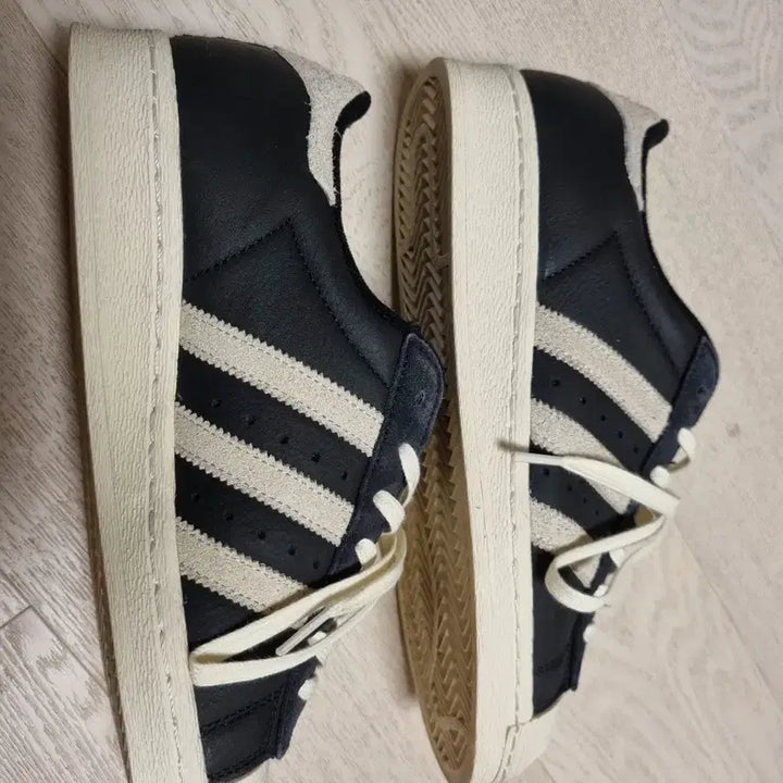 [BUNJANG] Adidas Superstar 82 Black White Sneakers / 아디다스 슈퍼스타 82 블랙 화이트  255
