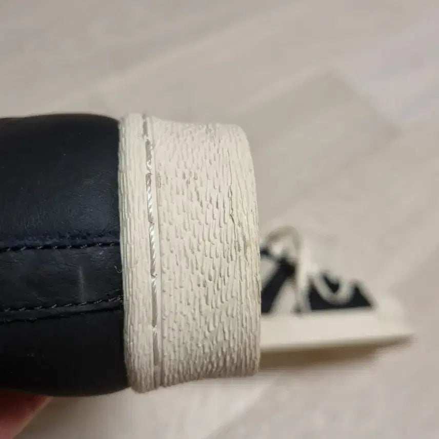 [BUNJANG] Adidas Superstar 82 Black White Sneakers / 아디다스 슈퍼스타 82 블랙 화이트  255