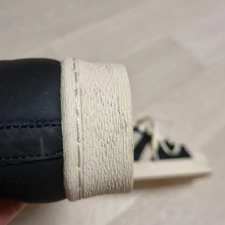 [BUNJANG] Adidas Superstar 82 Black White Sneakers / 아디다스 슈퍼스타 82 블랙 화이트  255