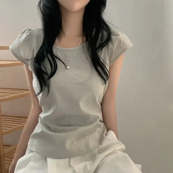 [BUNJANG] Sleeveless Short-Sleeve Blouse (Black) / 캡소매 반팔 블라우스 (블랙)
