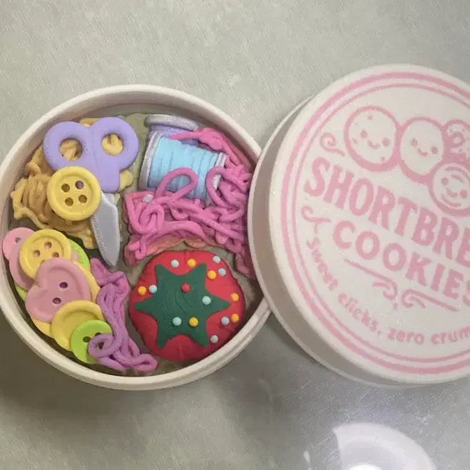 [SOLD OUT] 딸기우유 쿠키통 반짇고리 클리커 택포