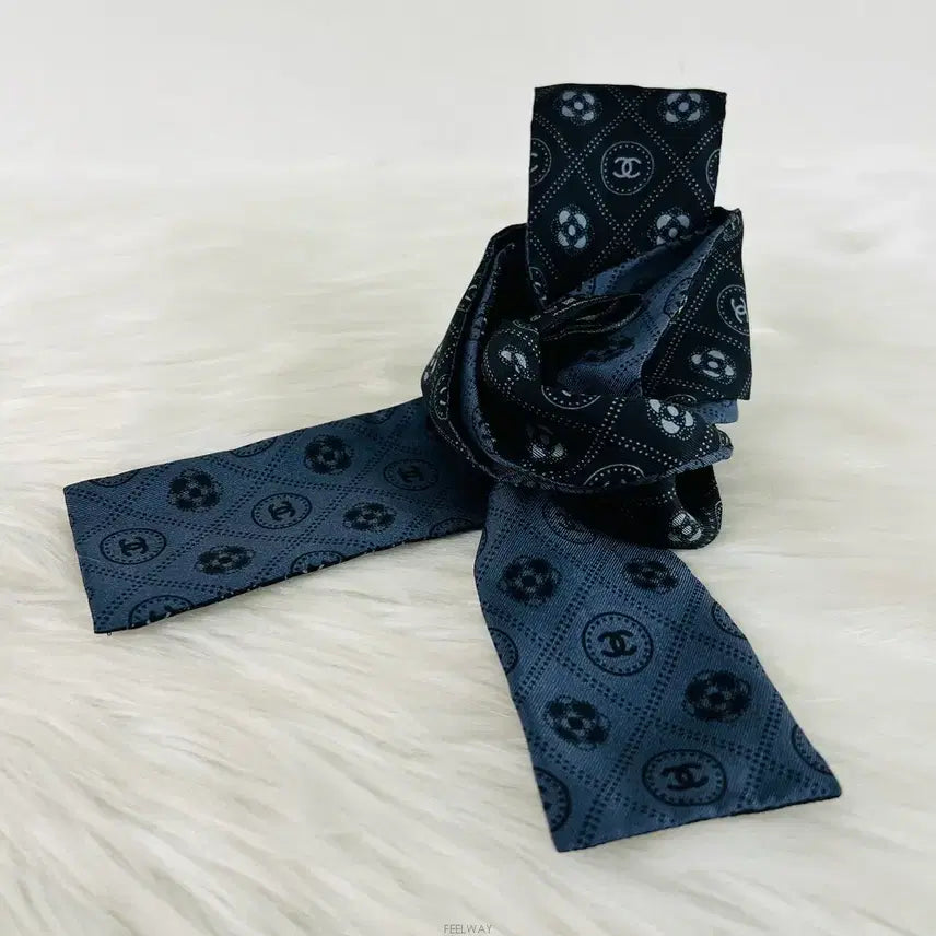 [SOLD OUT] 샤넬 AA7667 CC 도트 슬림 트윌리 스카프 방도