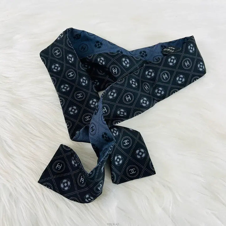 [SOLD OUT] 샤넬 AA7667 CC 도트 슬림 트윌리 스카프 방도