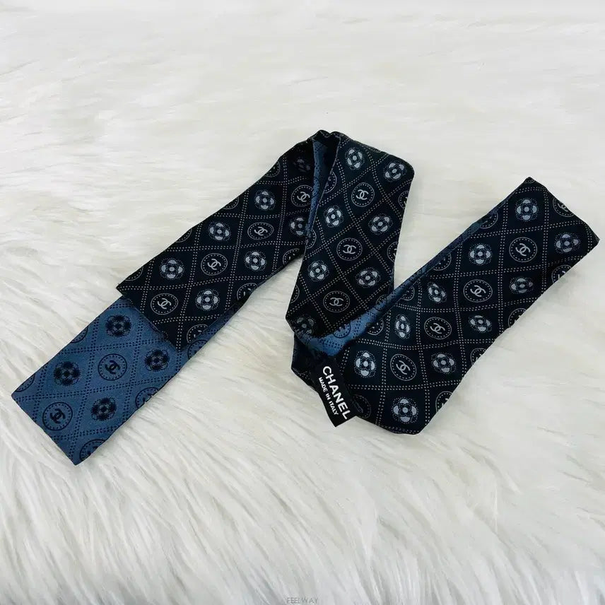 [SOLD OUT] 샤넬 AA7667 CC 도트 슬림 트윌리 스카프 방도