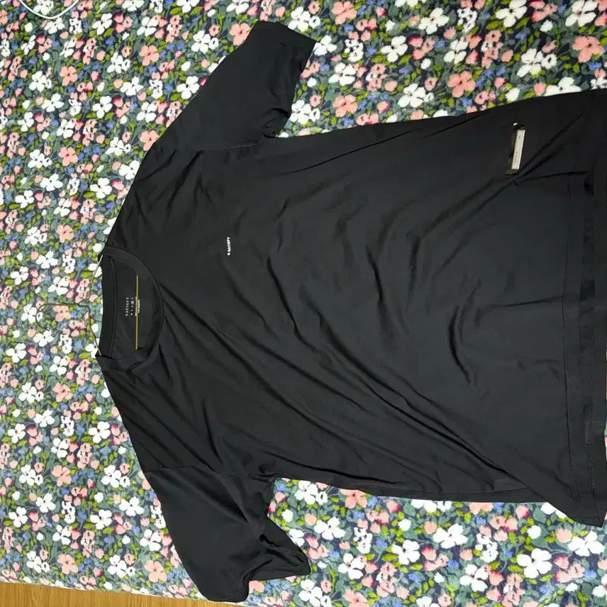 [BUNJANG] Satisfy Aura Light T-Shirt Black / 새티스파이 아우라라이트 티셔츠 블랙