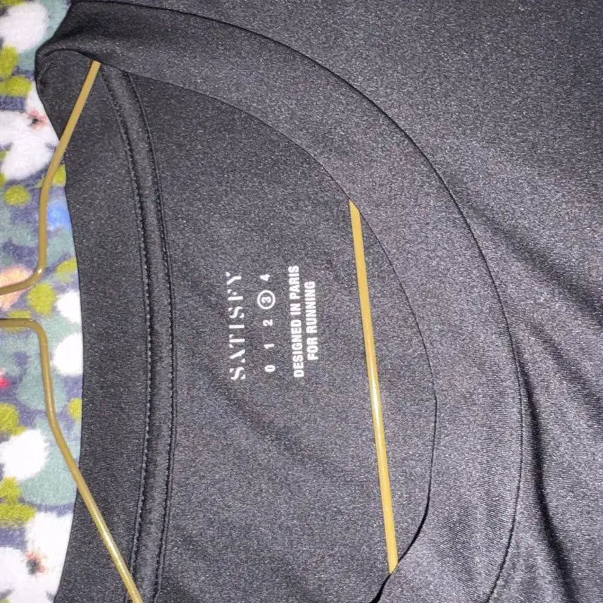 [BUNJANG] Satisfy Aura Light T-Shirt Black / 새티스파이 아우라라이트 티셔츠 블랙