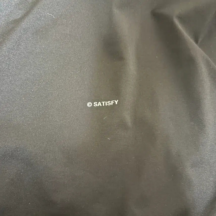 [BUNJANG] Satisfy Aura Light T-Shirt Black / 새티스파이 아우라라이트 티셔츠 블랙
