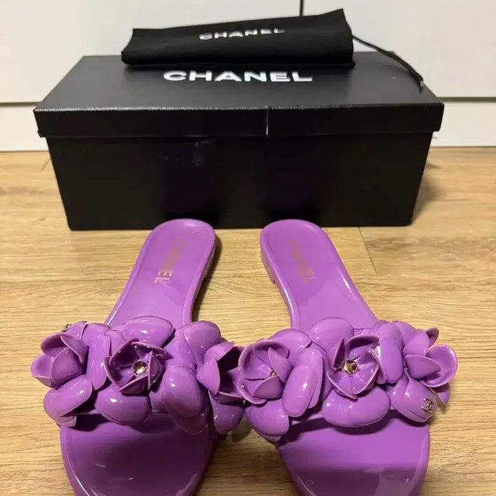 [BUNJANG] Chanel Camellia Jelly Rubber Slides / 샤넬 까멜리아 젤리 러버 슬리퍼 37