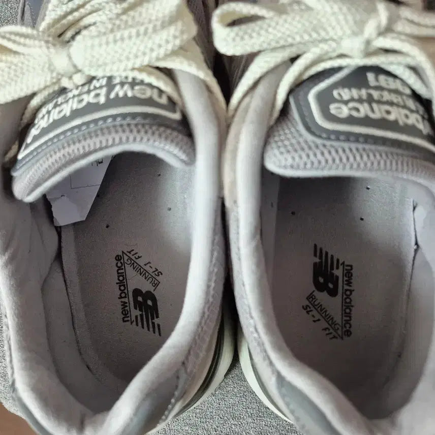[BUNJANG] New Balance 991v2 Grey Sneakers / 뉴발란스 991 v2 그레이 285