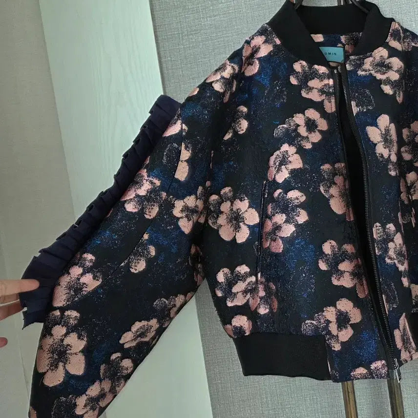 [BUNJANG] Bloomin Frill Bomber Jacket / 블루민 프릴 항공점퍼