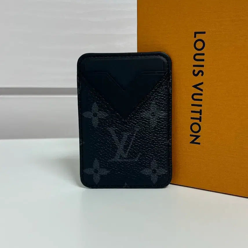 [BUNJANG] Louis Vuitton Portecartes Magnetic / MagSafe Card Holder / [정품] 새상품급 / 루이비통 포르트카르트 마그넷 / 맥세이프 카드지갑