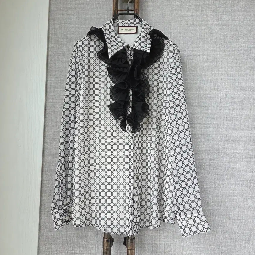 [BUNJANG] MOJO.S.FINE Frill Blouse / 모조에스핀 프릴 블라우스