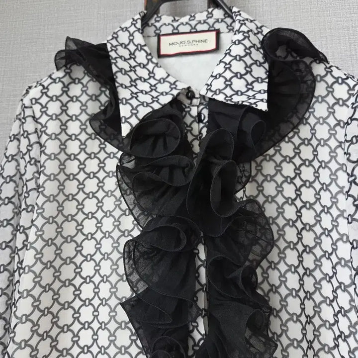 [BUNJANG] MOJO.S.FINE Frill Blouse / 모조에스핀 프릴 블라우스