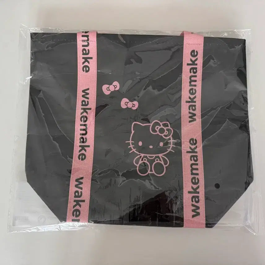 [BUNJANG] WAKEMAKE Hello Kitty Tapolin Bag / 웨이크메이크 헬로키티 타포린백