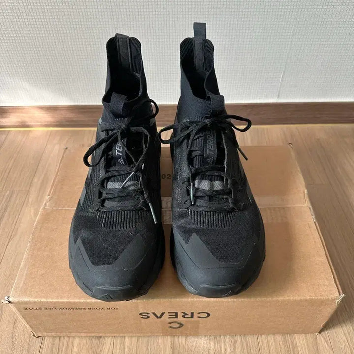[BUNJANG] Adidas Terrex Free Hiker 2 Hiking Shoes Triple Black 285 / 아디다스 등산화 테렉스 프리 하이커 2 트레킹화 트리플블랙 285
