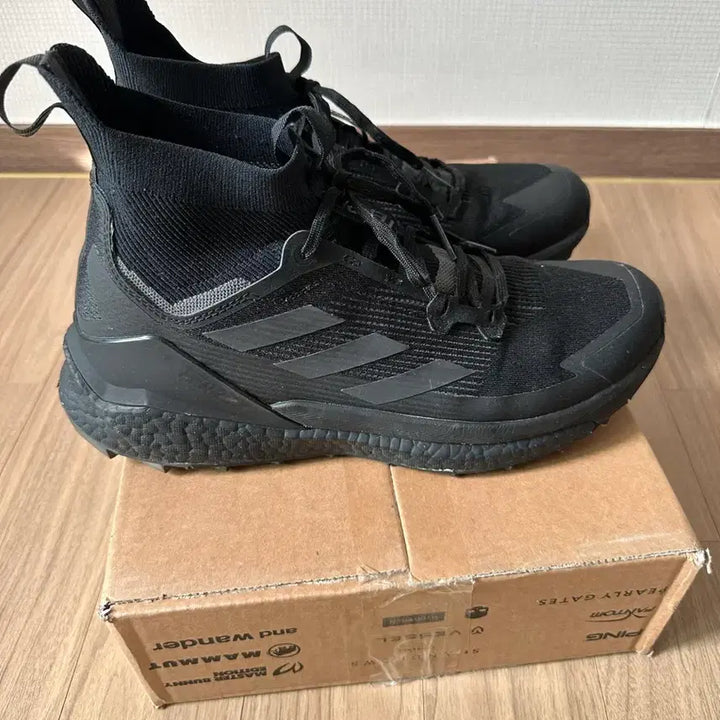 [BUNJANG] Adidas Terrex Free Hiker 2 Hiking Shoes Triple Black 285 / 아디다스 등산화 테렉스 프리 하이커 2 트레킹화 트리플블랙 285