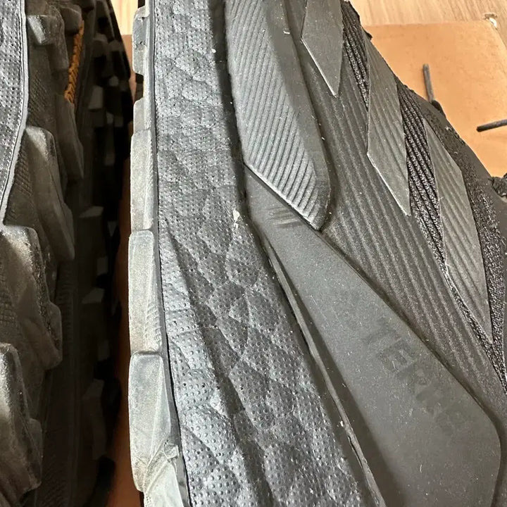 [BUNJANG] Adidas Terrex Free Hiker 2 Hiking Shoes Triple Black 285 / 아디다스 등산화 테렉스 프리 하이커 2 트레킹화 트리플블랙 285