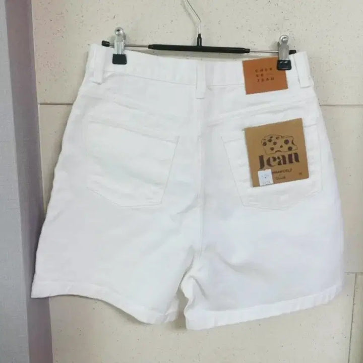 [BUNJANG] Gemma World A-Line White Shorts (M) / 젬마월드 A라인 3.5부 반바지 흰색(M)새상품