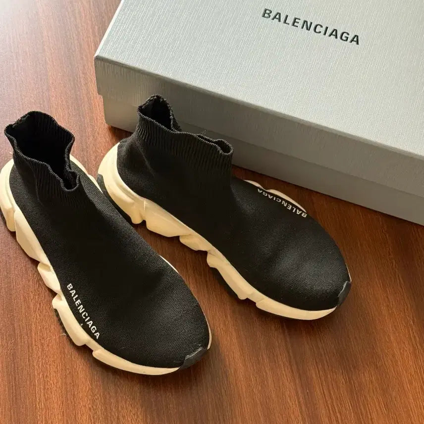 [BUNJANG] Balenciaga Speedrunner Sneakers / 발렌시아가 스피드러너 38