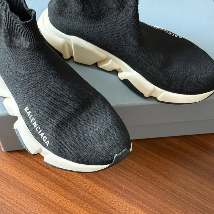 [BUNJANG] Balenciaga Speedrunner Sneakers / 발렌시아가 스피드러너 38