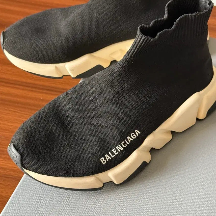 [BUNJANG] Balenciaga Speedrunner Sneakers / 발렌시아가 스피드러너 38