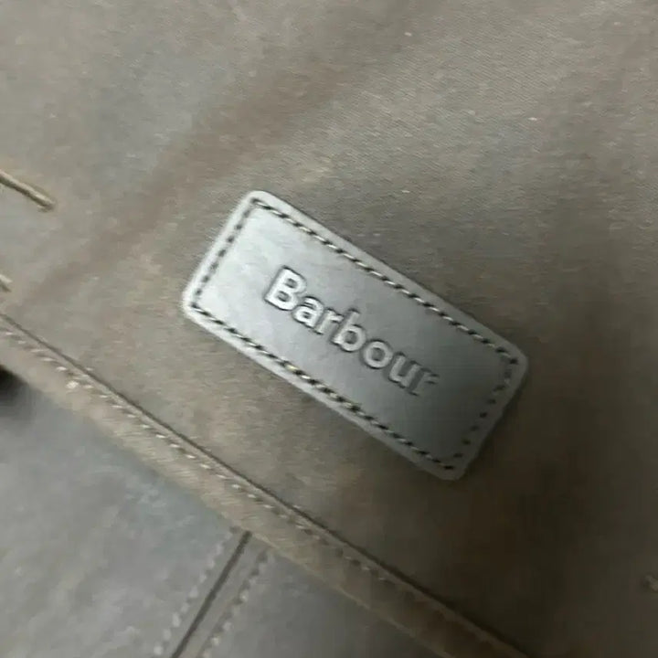 [BUNJANG] Barbour Essential Wax Messenger Bag / 바버 에센셜 왁스 메신저백