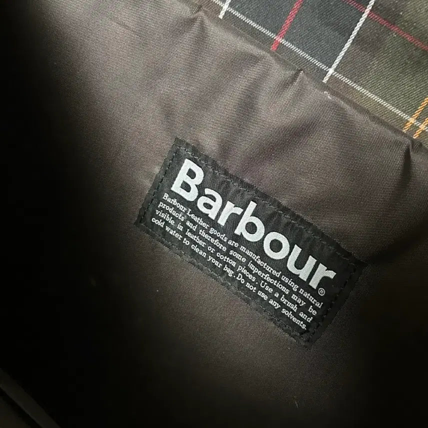 [BUNJANG] Barbour Essential Wax Messenger Bag / 바버 에센셜 왁스 메신저백