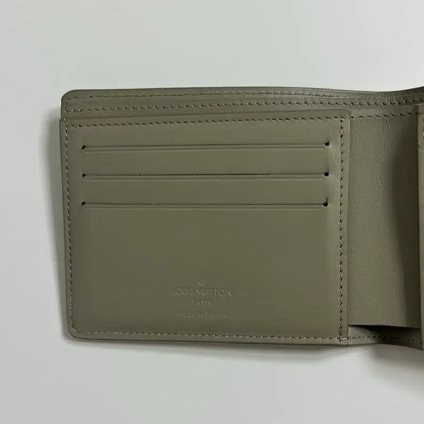 [BUNJANG] Louis Vuitton Aerogram Multiple Wallet Gray / [정품] 루이비통 에어로그램 멀티플월릿 반지갑 그레이