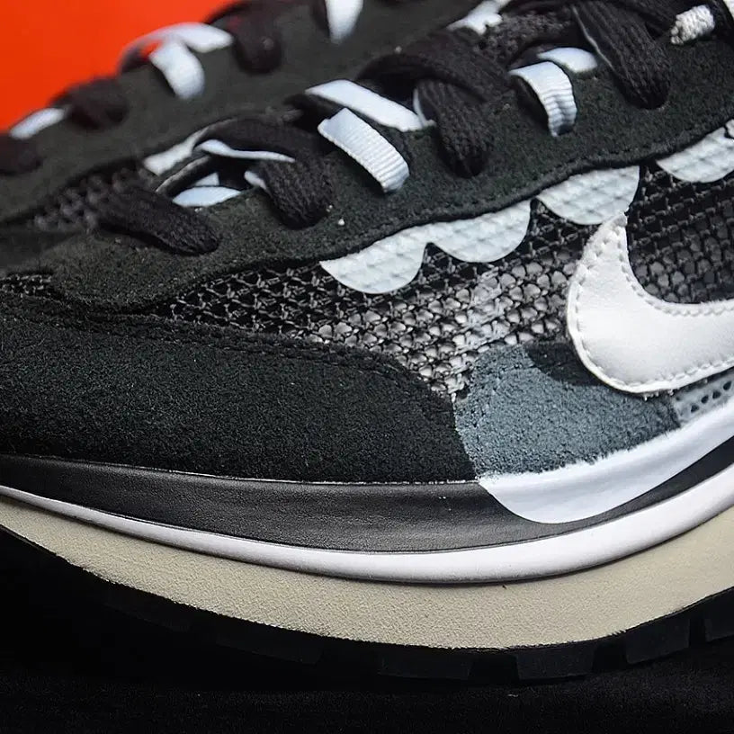 [BUNJANG] Nike Sacai Black White Sneakers (Size 270) / 나이키 사카이 블랙 화이트 운동화 사이즈270