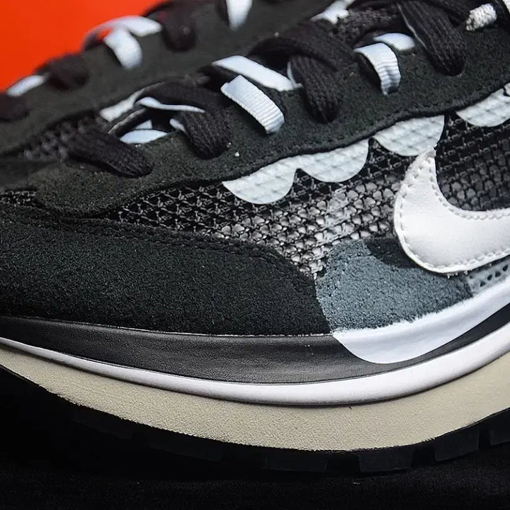 [BUNJANG] Nike Sacai Black White Sneakers (Size 270) / 나이키 사카이 블랙 화이트 운동화 사이즈270