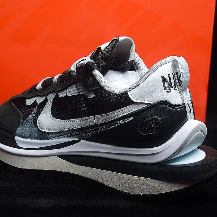[BUNJANG] Nike Sacai Black White Sneakers (Size 270) / 나이키 사카이 블랙 화이트 운동화 사이즈270