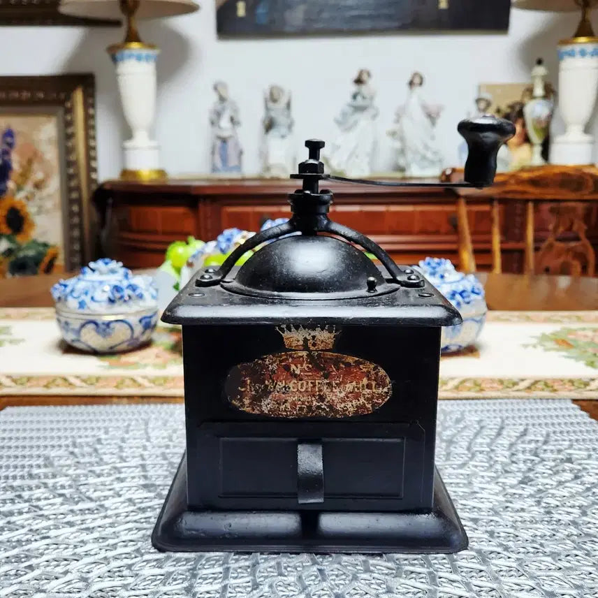 [BUNJANG] American Antique Crown Coffee Grinder by Landers, Frary &amp; Clark (c. 1885) / 미국앤틱 크라운 커피 그라인더.