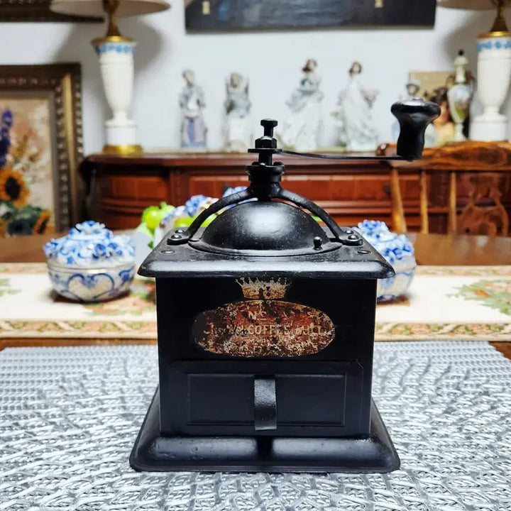 [BUNJANG] American Antique Crown Coffee Grinder by Landers, Frary &amp; Clark (c. 1885) / 미국앤틱 크라운 커피 그라인더.