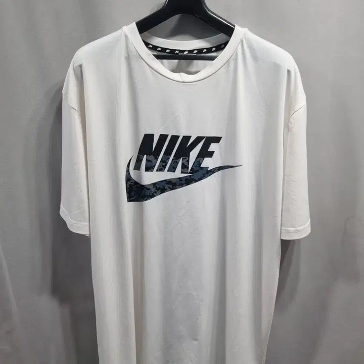 [BUNJANG] Nike White Big Logo T-shirt XXL / 나이키 화이트 빅로고 반팔 티셔츠 xxl