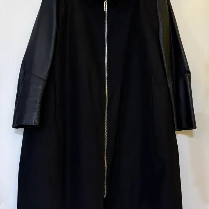 [BUNJANG] Izzat Baba Black Leather Contrast Coat / Izzat Baba 블랙 양가죽 배색 코트 S (55반)까지가능