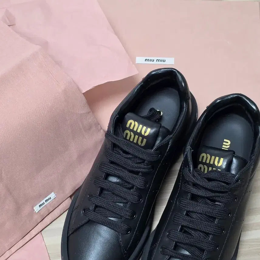 [BUNJANG] Miu Miu Leather Sneakers Black Size 38.5 / 미우미우 슈즈/ 오늘 거래시 이체 40만원...