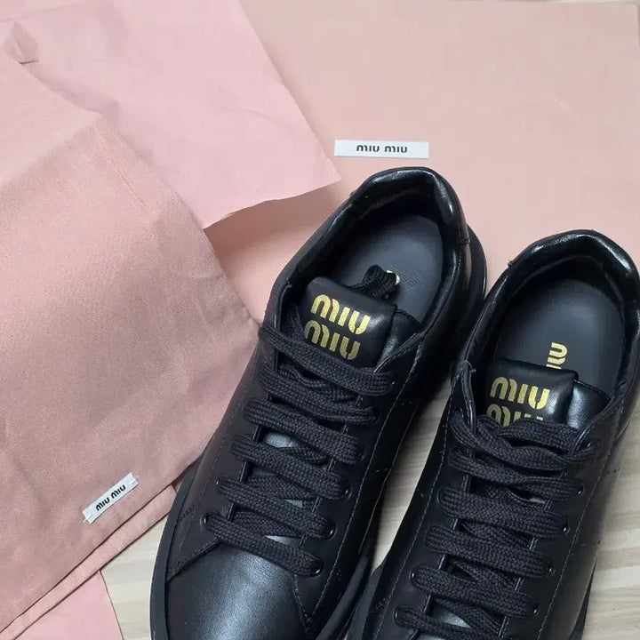 [BUNJANG] Miu Miu Leather Sneakers Black Size 38.5 / 미우미우 슈즈/ 오늘 거래시 이체 40만원...