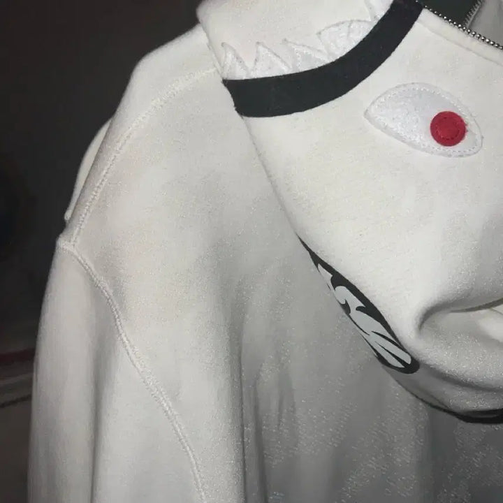 [SOLD OUT] [정품] 베이프 리플렉티브 샤크 후드집업 화이트 L