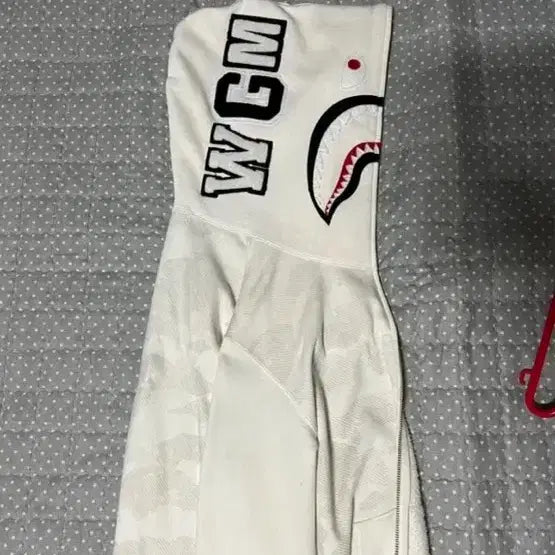 [SOLD OUT] [정품] 베이프 리플렉티브 샤크 후드집업 화이트 L