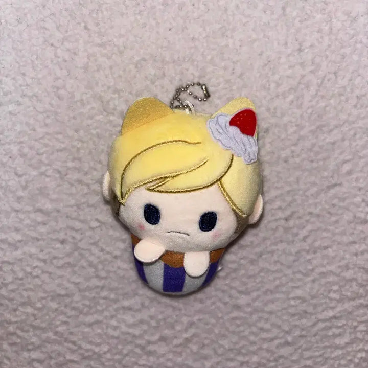 [BUNJANG] Attack on Titan Erwin Cupcake Plush / 진격거 엘빈 컵케이크 누이