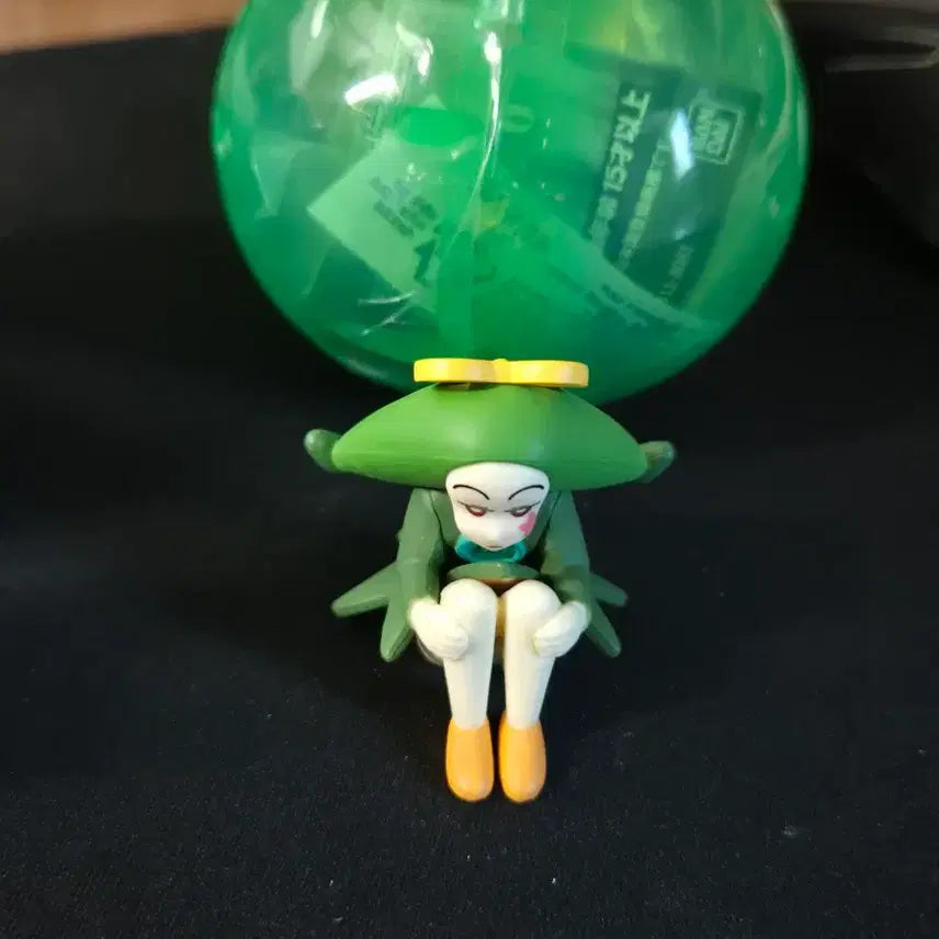 [BUNJANG] Crayon Shin-chan Henderland Gacha Figure (Sealed) / 짱구 가챠 피규어