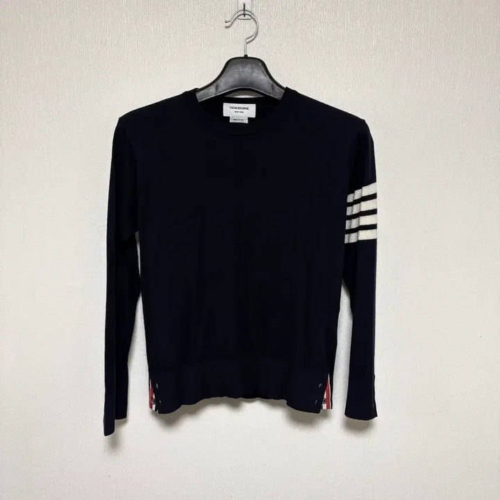 [SOLD OUT] [2] 톰브라운 사선완장 울 니트 네이비