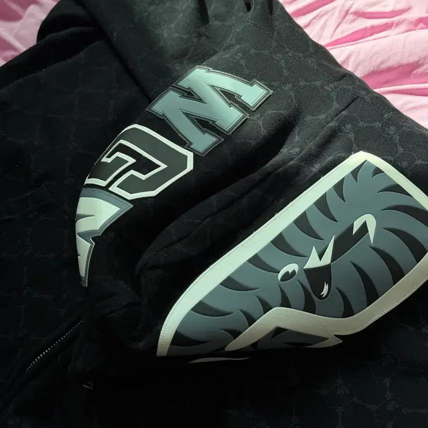 [BUNJANG] BAPE College Monogram Relaxed Fit Shark Hoodie / (S) 베이프 후드집업 컬리지 모노그램 릴렉스드 핏 샤크