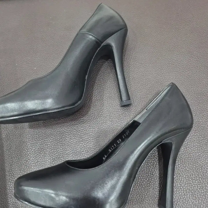 [BUNJANG] Black Leather High Heel Shoes / 블랙 가죽 여성용 하이힐 구두, 단화 등 총4개